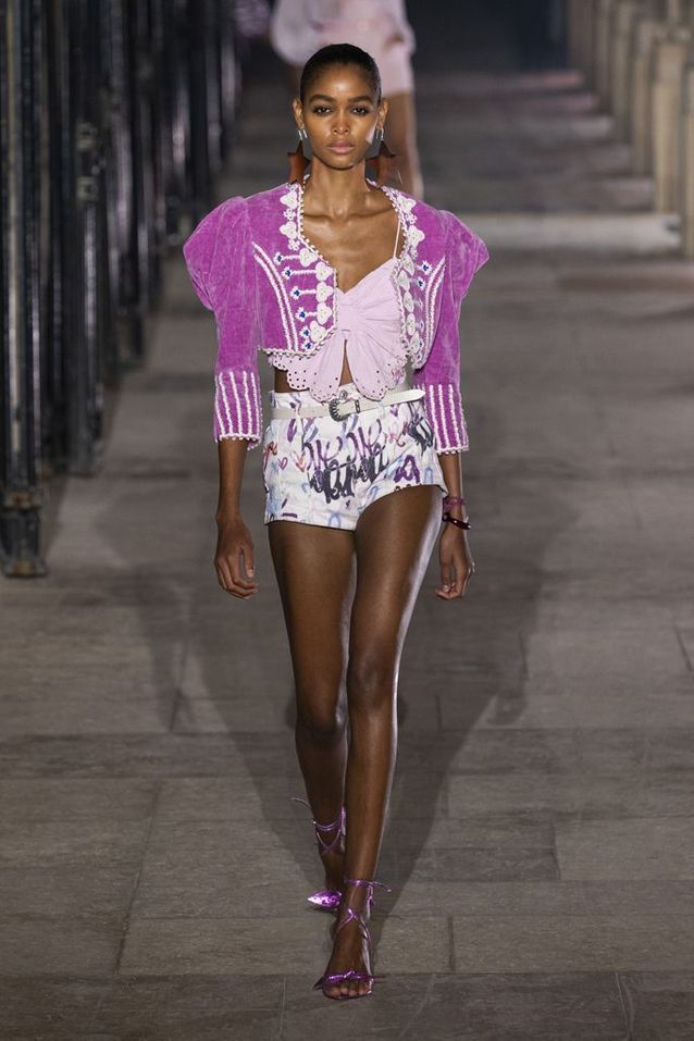 Les 20 tendances qui vont faire le printemps-été Tendance du printemps ete 2021 le mini short - Les 20 tendances qui vont faire le printemps-été