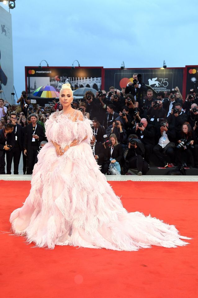 Lady Gaga sur le tapis rouge de la Mostra de Venise