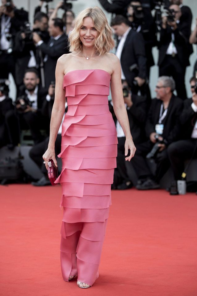 Naomi Watts sur le tapis rouge de la Mostra de Venise