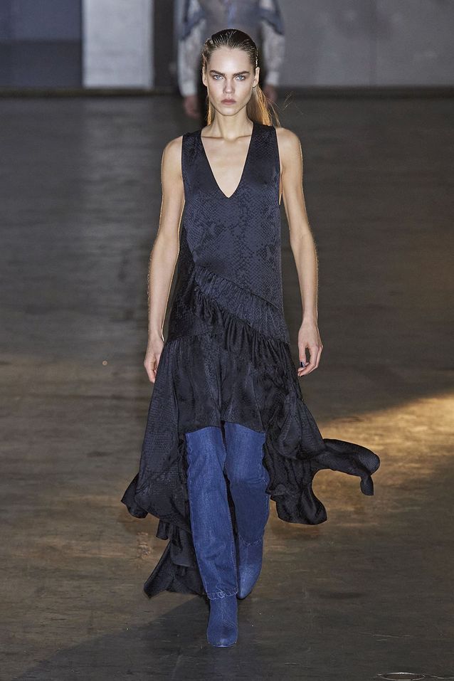 Line Brems au défilé Koché automne-hiver 2020-2021 - Ce mannequin était