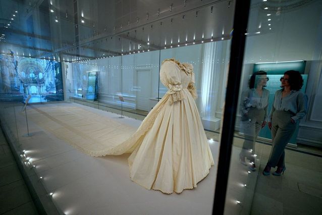 Lady Di Princess Diana's Wedding Dress Will Be Exhibited At Kensington ...