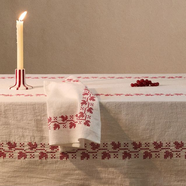 Nappe brodée