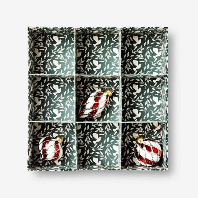 Relaxdays Rangement Pour Vos Boules De Noël, 64 Compartiments, H X L X P : 30,5 X 31 X 30,5 Cm, Rouge Et Noir