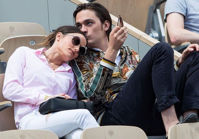 Alain Fabien Delon Et Capucine Anav Tendre Complicite A Roland Garros Elle