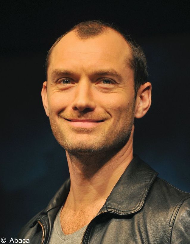Jude Law Avec ou sans : oh la barbe Elle
