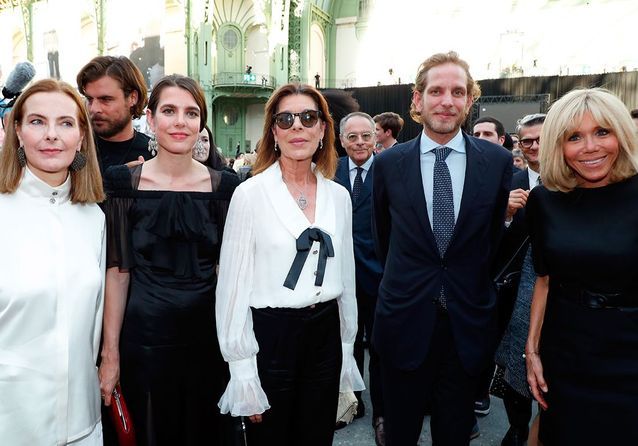 Brigitte Macron Charlotte Casiraghi Carla Bruni Les Images De L Hommage A Karl Lagerfeld Elle