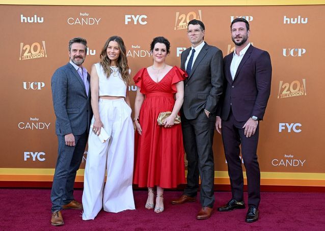 Timothy Simons, Jessica Biel, Melanie Lynskey, Raul Esparza et Pablo Schreiber
