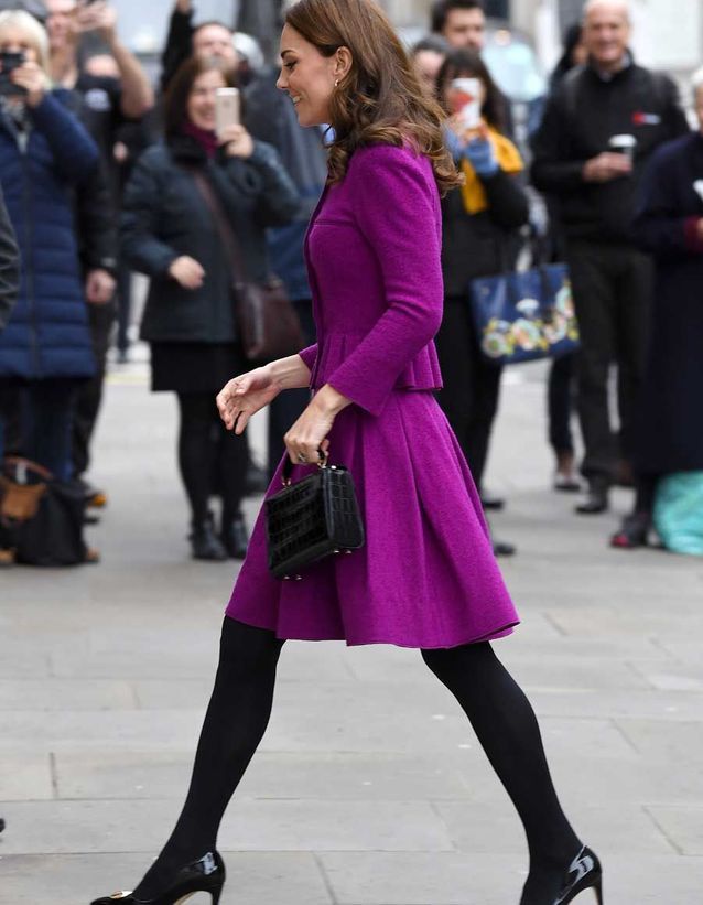 Kate Middleton la signification cachée derrière ce look violet Elle