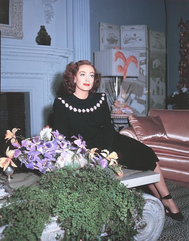 Joan Crawford - Maisons de stars : les photos rétro des stars dans leur  intimité - Elle