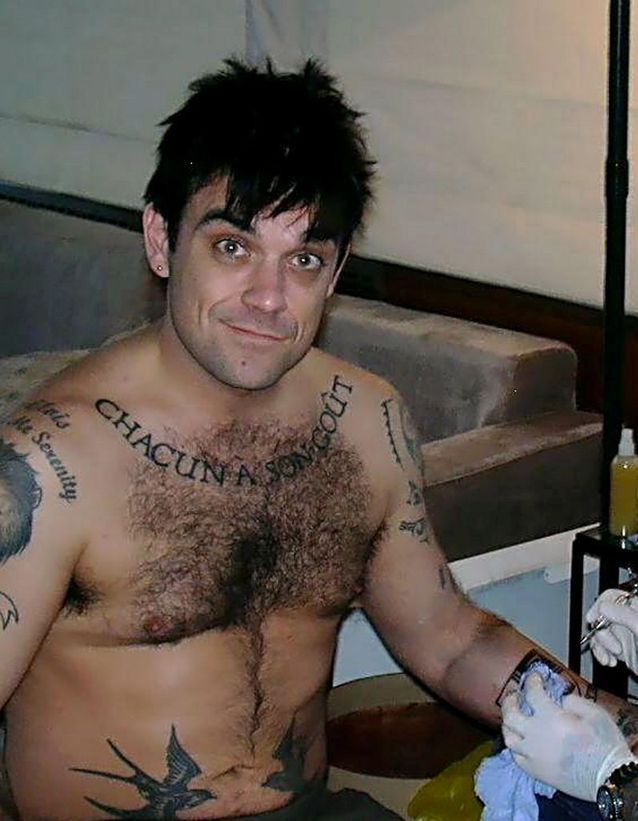 Robbie Williams strips completely naked for fans in bizarre Instagram video  - Irish Mirror Online