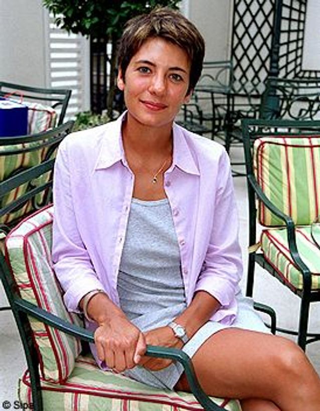 Estelle denis is a french journalist and television presenter. 
