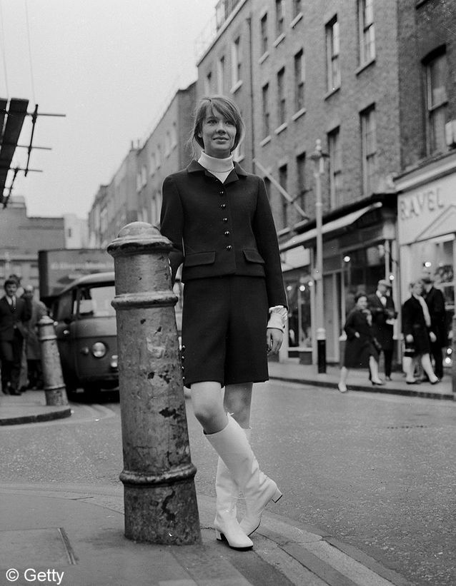 Les bottes blanches ? Son accessoire ultime - Françoise Hardy, une source  d'inspiration indémodable - Elle