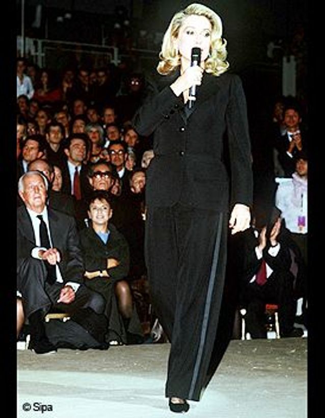 Deneuve saint laurent online