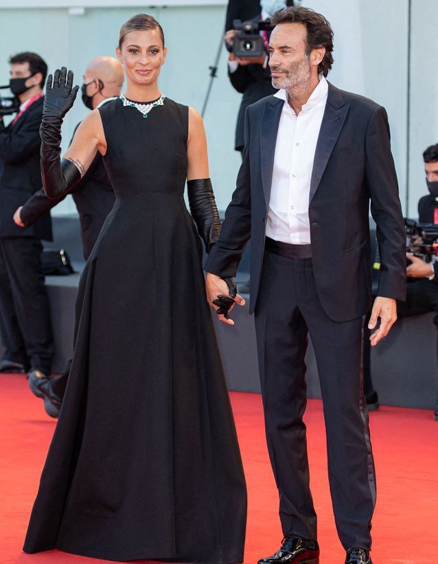 Anthony Delon Et Sveva Alviti L Amour Sur Le Tapis Rouge De La Mostra De Venise Elle