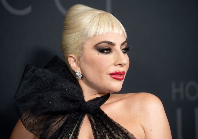 Lady Gaga face à Salma Hayek pour l’avant-première de « House of Gucci » à New York