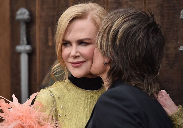 Nicole Kidman amoureuse à l’avant-première de « The Northman »