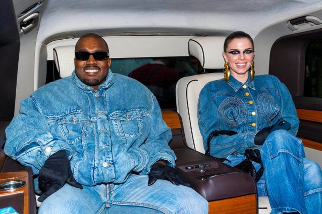 Kanye West et Julia Fox ont opté pour un total look denim 