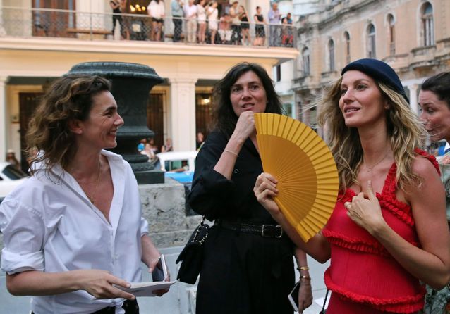 Les stars font la fête à Cuba pour le défilé Chanel Croisière !