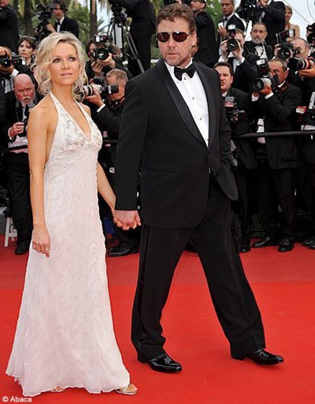 Russell Crowe Et Sa Femme Danielle Spencer La Montee Des Marches Du 12 Mai 2010 Elle