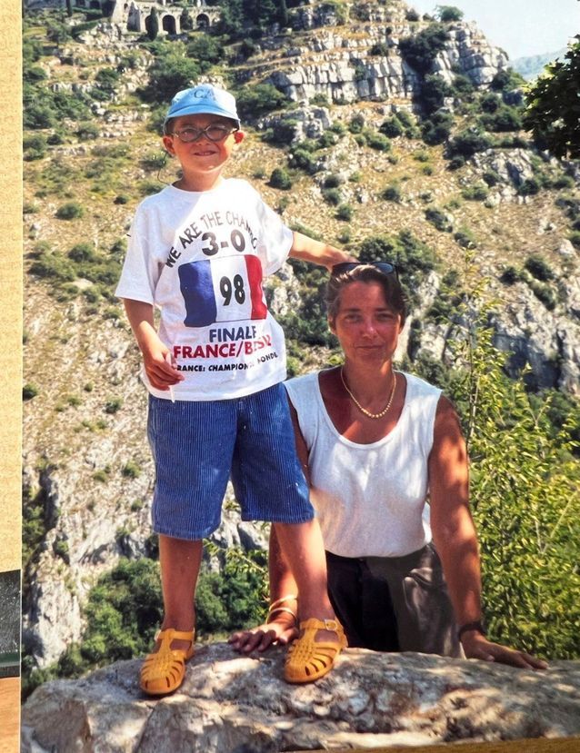 L’album de famille d’Élisabeth Borne la Première ministre revient sur