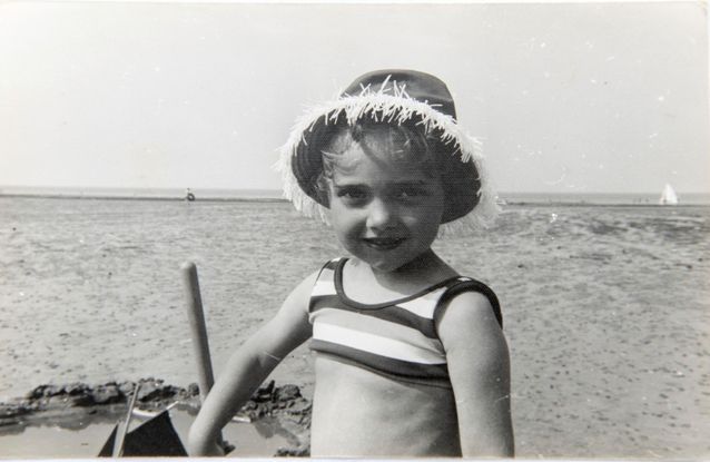 Sur la plage de Saint Aubin sur Mer (Calvados) où Elisabeth Borne allait en vacances enfant