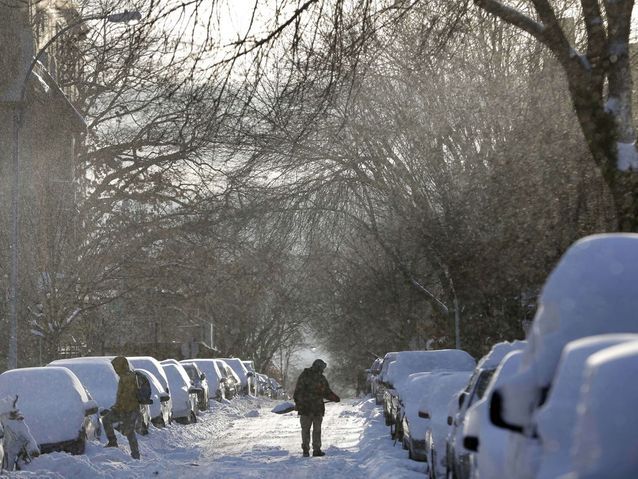 On déneige à la main