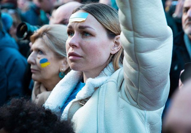 « Stop à la guerre » : des mobilisations de soutien à l’Ukraine partout en Europe  