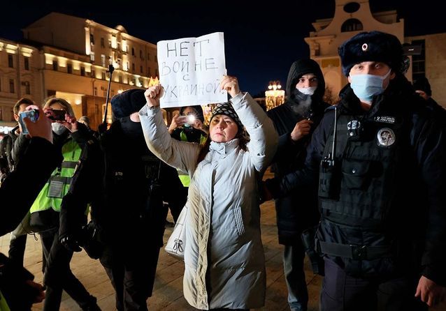 Les manifestants russes arrêtés par les forces de l’ordre 