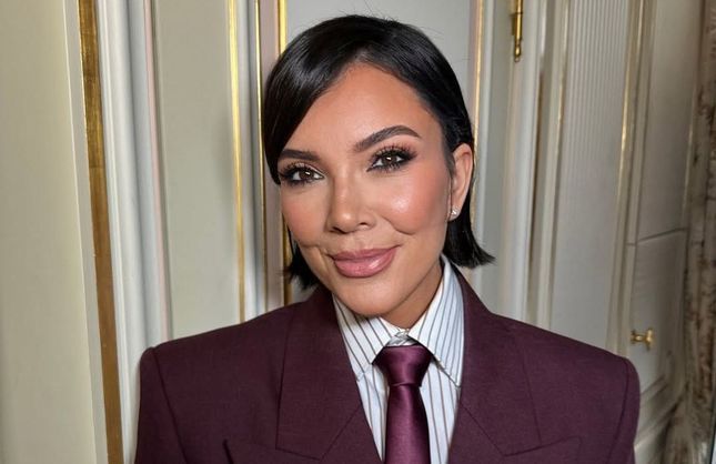 Le nouveau visage de Kris Jenner affole la toile : décryptage d’un rajeunissement express 