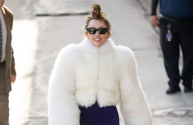 Miley Cyrus ressuscite la coiffure la plus populaire des cours de récré des années 90