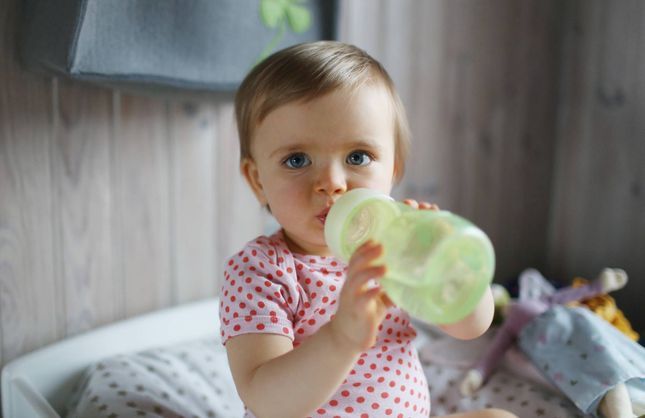 Canicule : comment hydrater les bébés ?