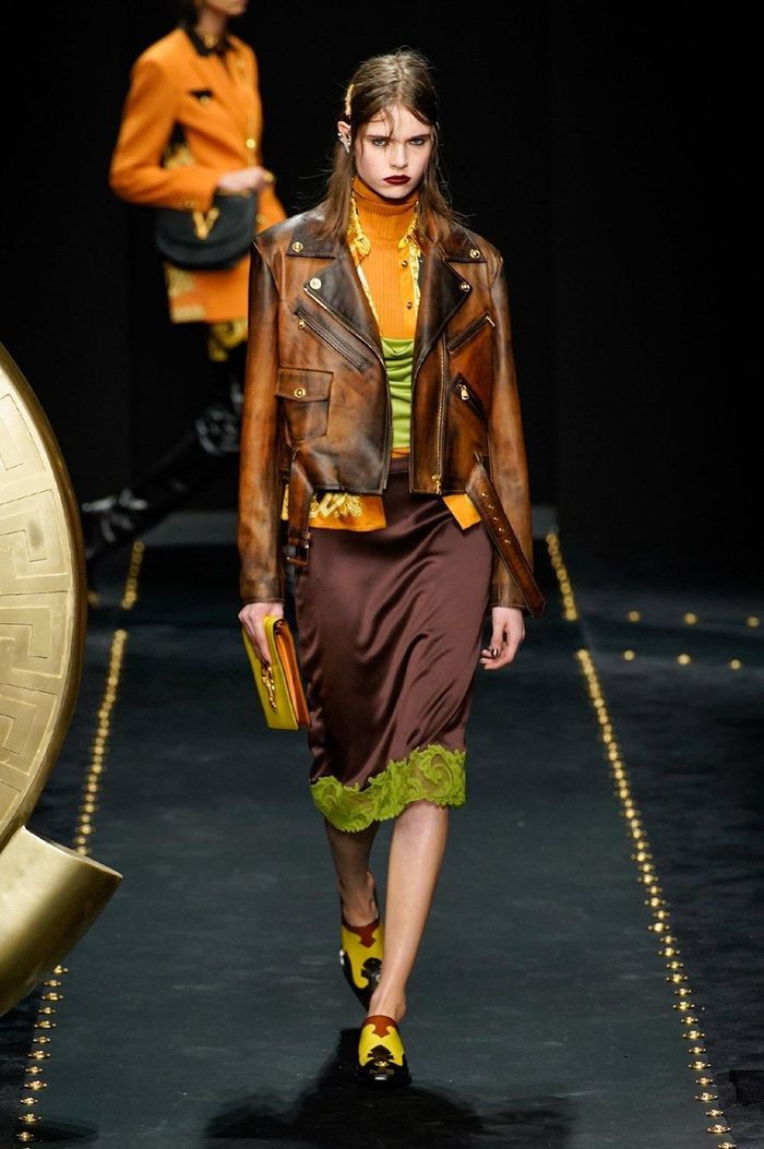 Defile Versace Pret A Porter Automne Hiver 19 Milan Elle