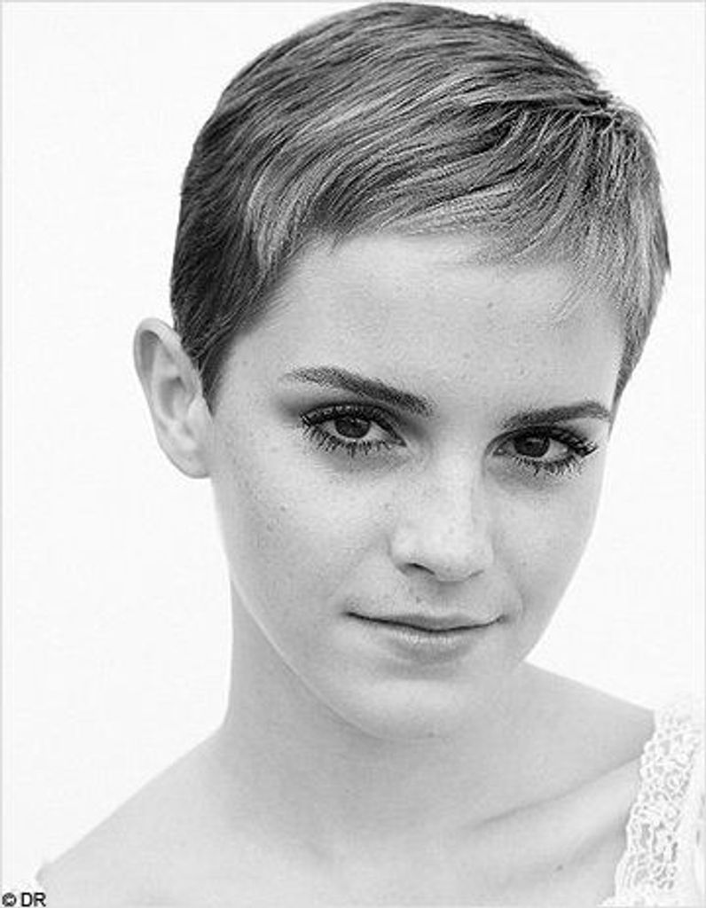 Emma Watson a coupé ses cheveux - Elle