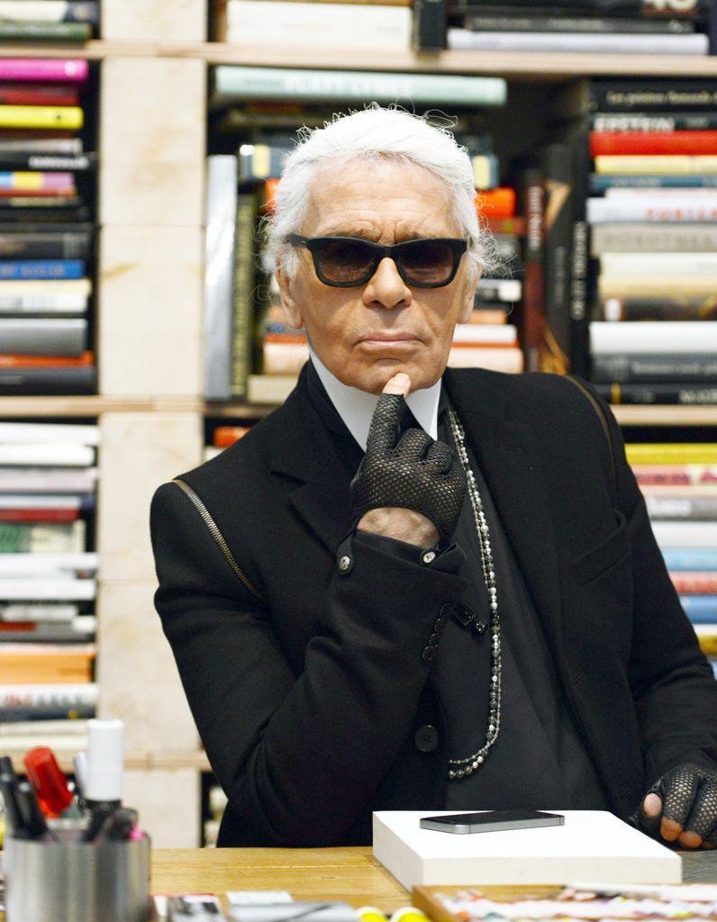 Kennis maken tafereel Majestueus Karl Lagerfeld : « Je sais dessiner, lire et c'est tout » - Elle