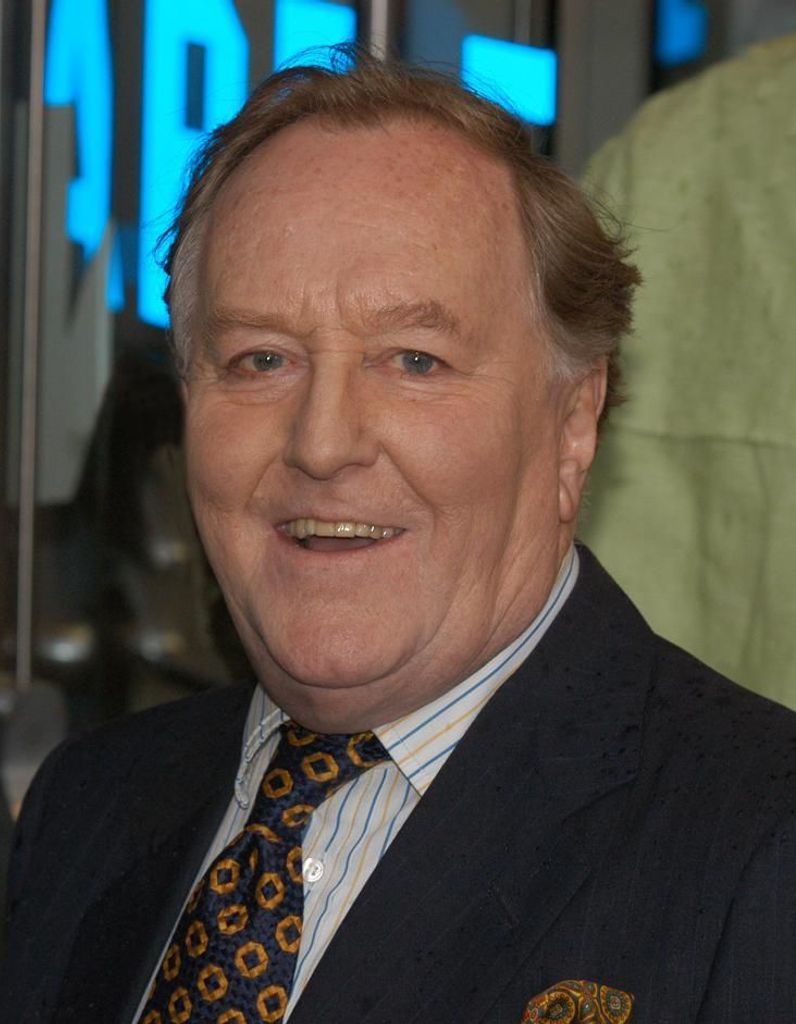 Harry Potter Deces De L Acteur Robert Hardy Elle