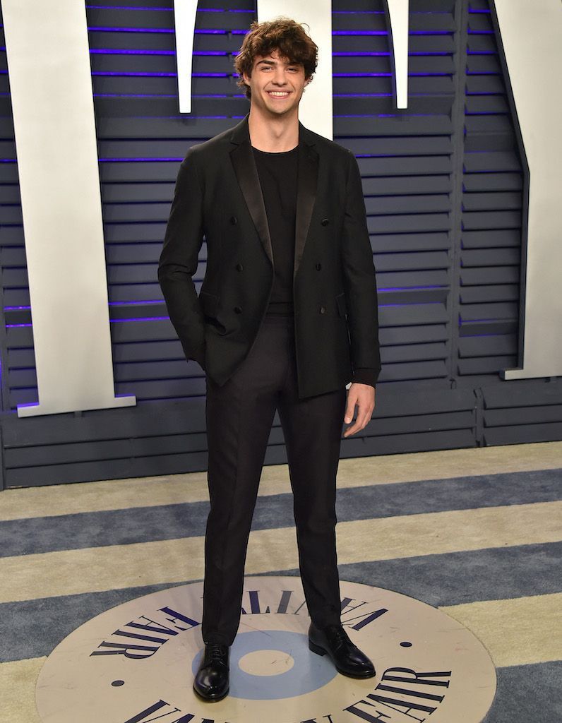 Noah Centineo donne son numéro pour parler avec ses fans ...