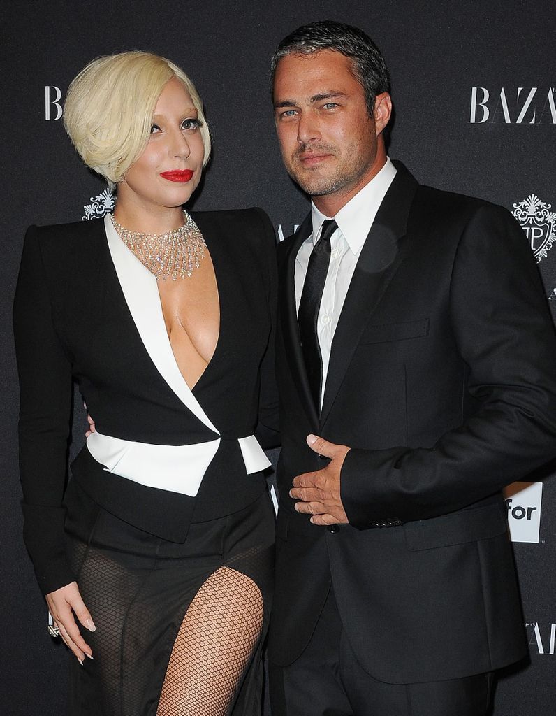 Qui Est Taylor Kinney Le Fiance De Lady Gaga Elle