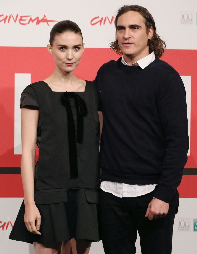 Rooney Mara Et Son Fils Rooney Mara et Joaquin Phoenix : l'émouvant prénom choisi pour leur petit  garçon - Elle