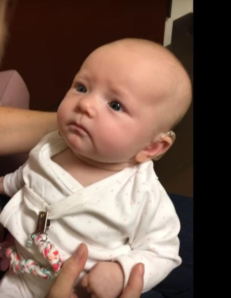 Ce Bebe Entend Sa Mere Pour La Premiere Fois La Video Qui Va Eclairer Votre Lundi Matin Elle