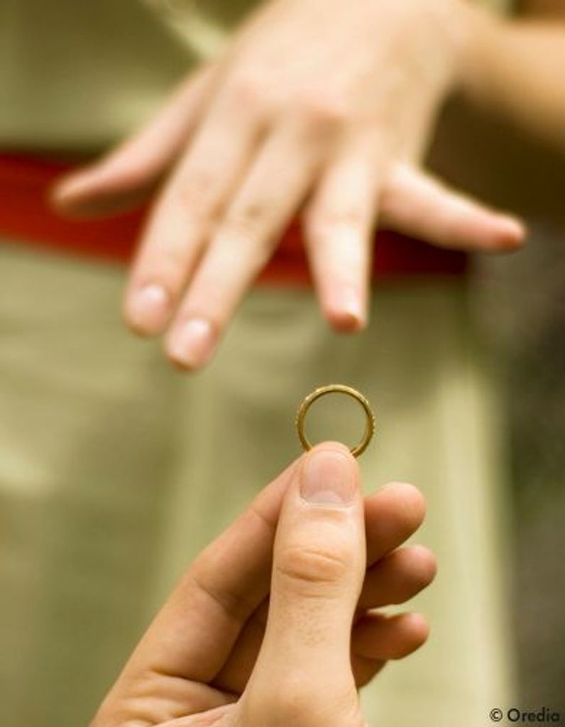 Espagne L Age Legal Du Mariage Maintenu A 14 Ans Elle