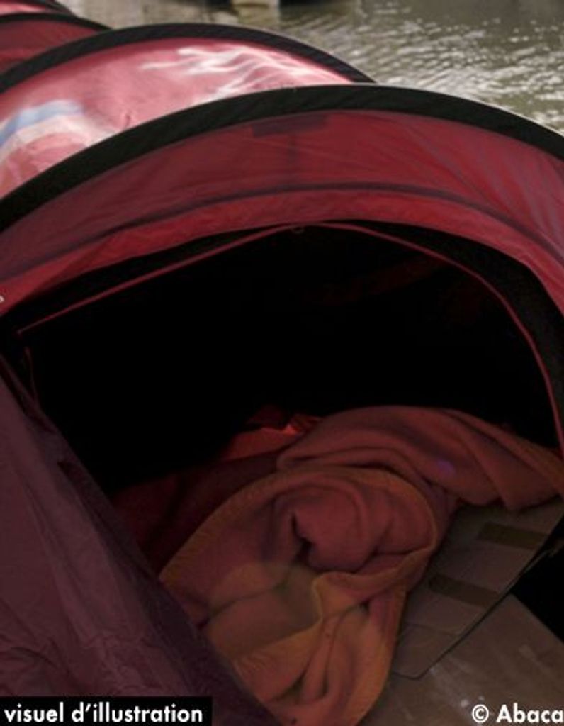 Une Sdf Accouche Dans La Rue Son Bebe Est Mort In Utero Elle