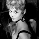 Le chignon rétro de Brigitte Bardot en 1951