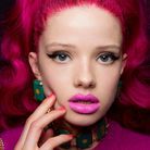 Barbiecore : vernis et rouge à lèvres rose 