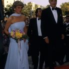Lady Di foule le tapis rouge à Cannes en 1987
