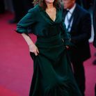 Isabelle Huppert en robe verte au Festival de Cannes