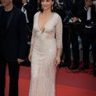 Juliette Binoche en robe longue à Cannes en 2016