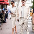 Le couple dans les rues de Cannes