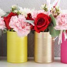 Offrez des vases colorés en recyclant vos boîtes de conserve 