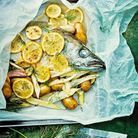 Lieu jaune entier en papillote, pommes de terre, fenouil flambé au pastis