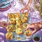 Brioches à l’ail et aux herbes